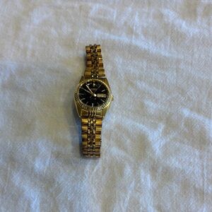 Seiko Gold and Black Watch Needs Battery
